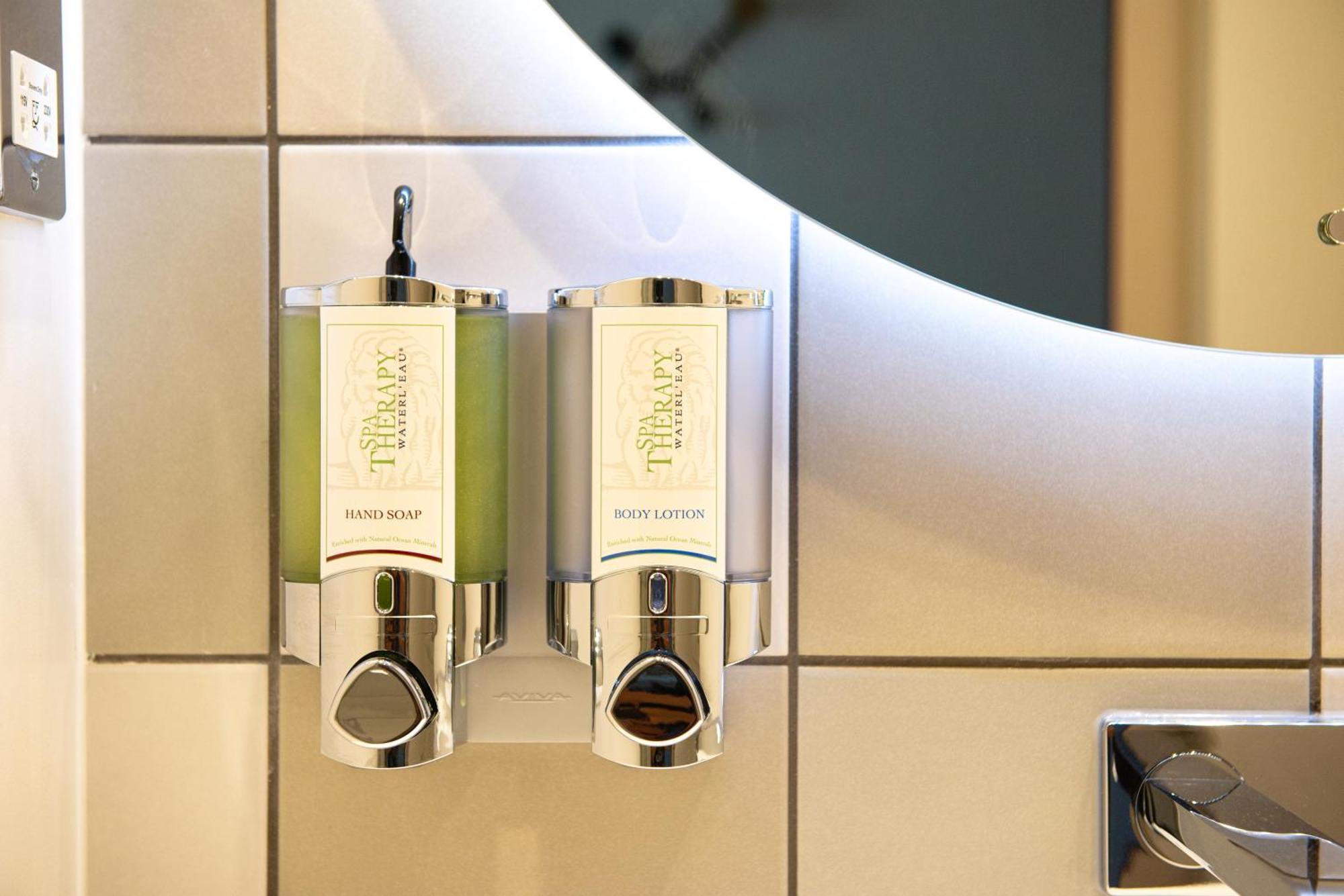 Hampton By Hilton High Wycombe Hotel Bagian luar foto