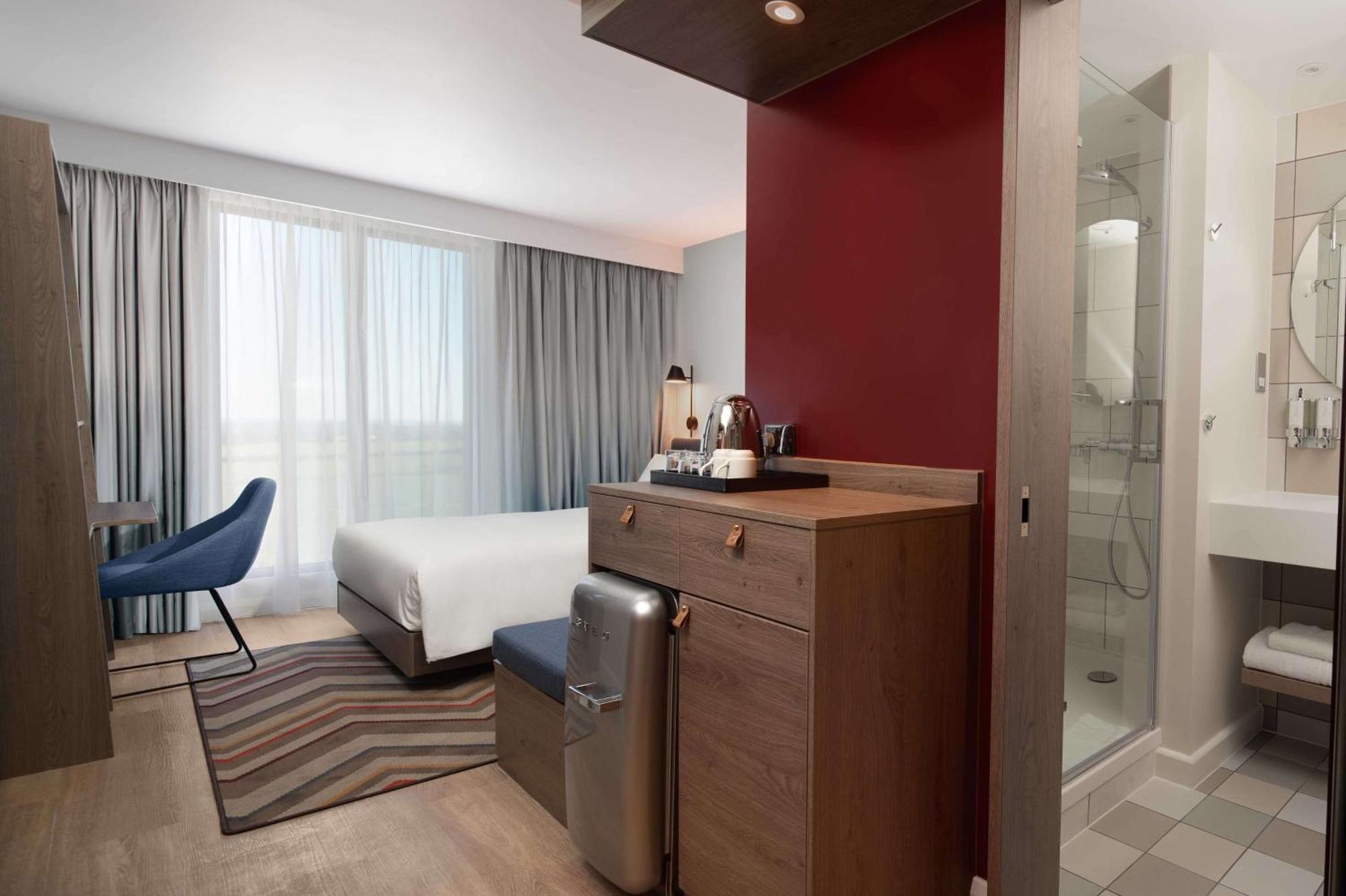 Hampton By Hilton High Wycombe Hotel Bagian luar foto
