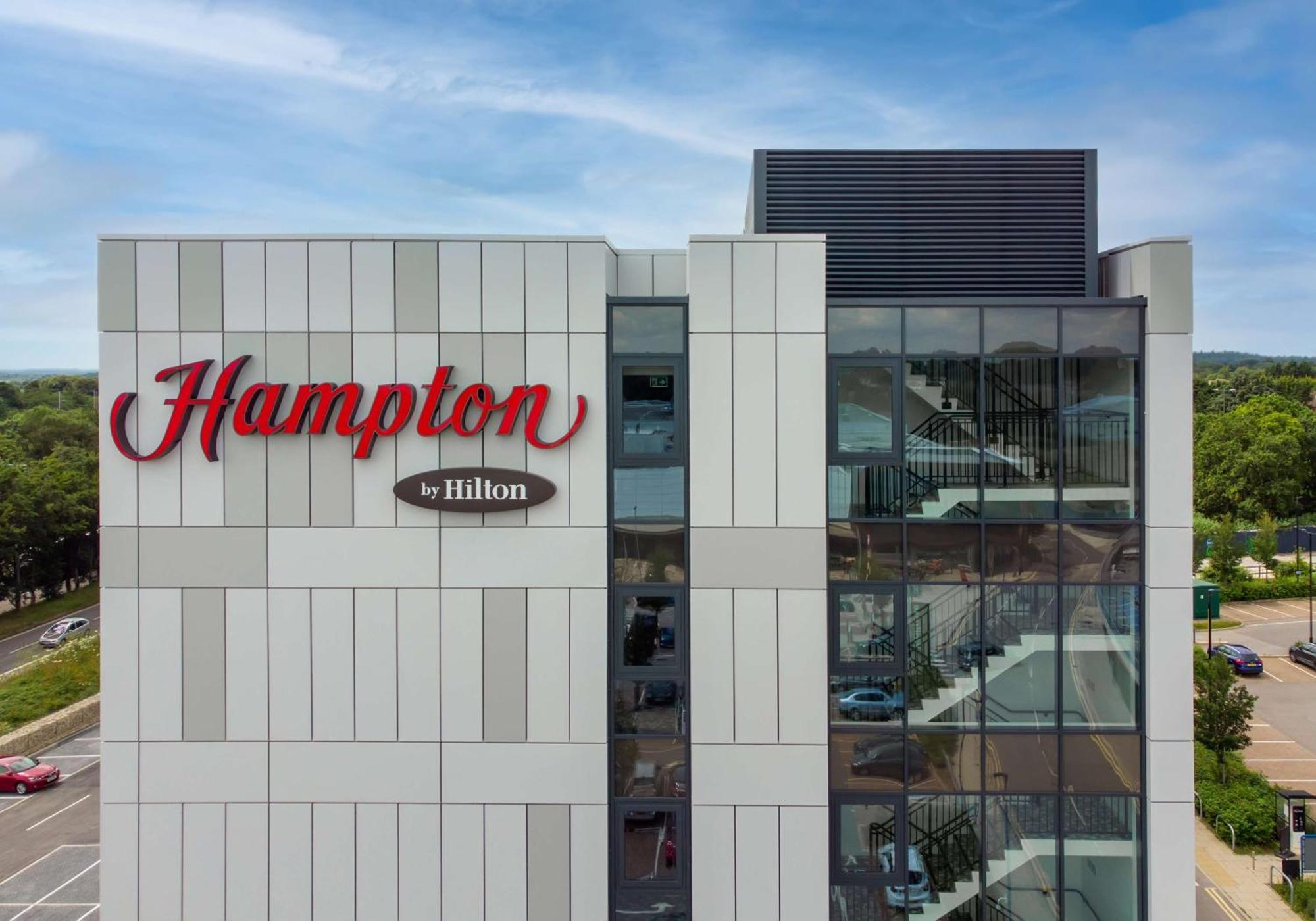 Hampton By Hilton High Wycombe Hotel Bagian luar foto